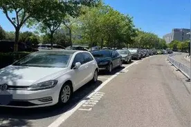 天津港保税区六条道路再增泊位 试运行期不限时长“1元”停车图片