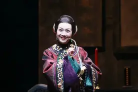 刘艳丽：在角色演绎中体味百态人生 ▸白玉兰戏剧奖◂图片