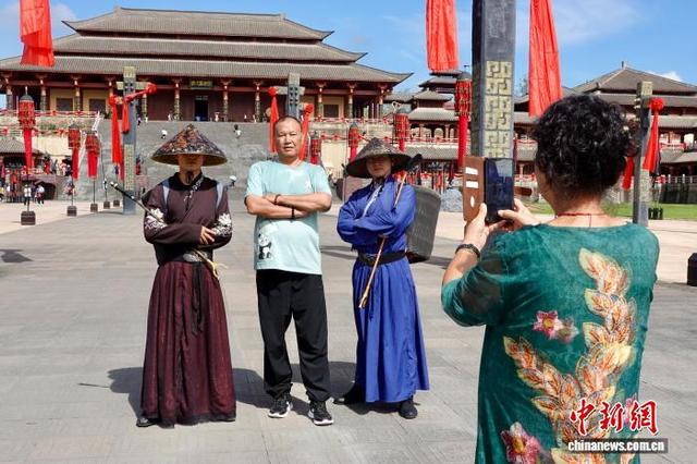 浙江横店：沉浸式文旅体验引客来