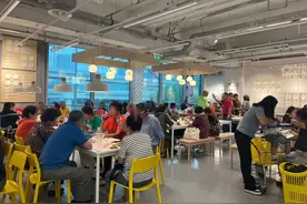 在上海老年相亲圣地，常客们不谈爱情图片