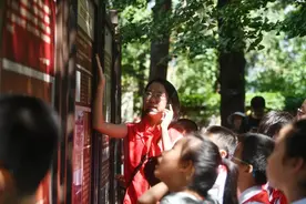 北京香山公园研学课堂小讲师开讲图片