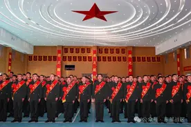 服役30年，“兵王”光荣退休！图片