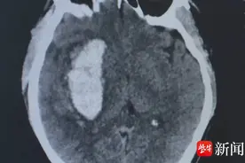 抓了一副好牌，九旬老人突发脑溢血！专家提醒：打牌要注意控制情绪图片