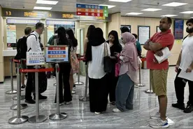 需要频繁到内地，乐见北上更便利！外籍港人踊跃申请“回乡证”图片