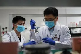 五四奖章获得者周新雨：寻找青少年抑郁症诊疗的最优方案图片