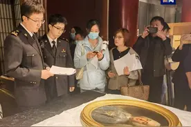 “紫禁城与凡尔赛宫：17、18世纪的中法交往”展览展品抵京图片