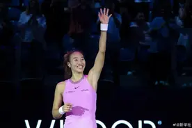 今晚为郑钦文加油！图片