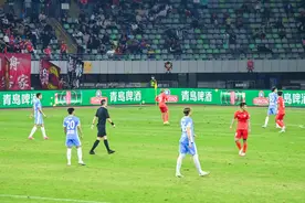 中超第二轮最佳“第十二人” 青岛啤酒陪球迷见证“上场时刻”图片