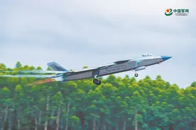 当“强军一代”遇上“大国重器”丨奋飞，“威龙”伴我守苍穹图片