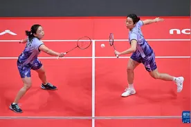 羽毛球——世巡赛总决赛：陈清晨/贾一凡胜白荷娜/李绍希图片