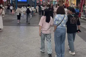 容易招虫！夏天少穿这种颜色的衣服图片