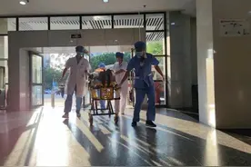 男子遭电锯断掌，番禺区中心医院成功将断掌“归位”图片