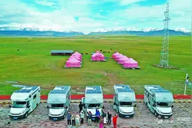 新疆房车游是门好生意图片