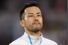 吉田麻也谈降薪：我率球队夺冠薪水却变少，美职联制度是荒谬的图片