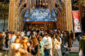 魔幻搬进现实！哈利·波特魔法世界空降外滩图片