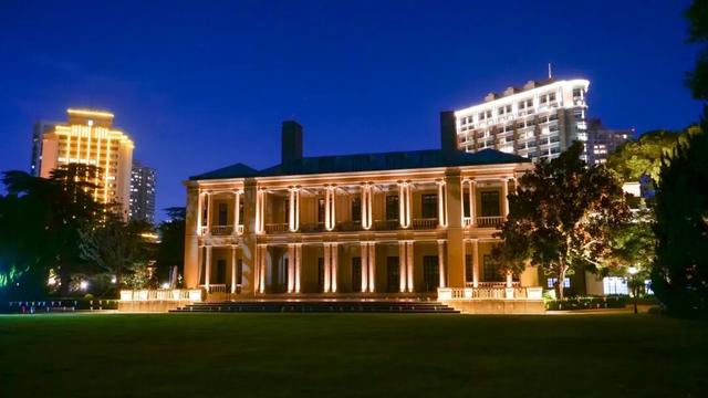 来长宁这里沉浸式夜游，每一步都是浪漫～
