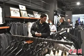 中亚及俄罗斯媒体人参访乌鲁木齐德汇万达图片