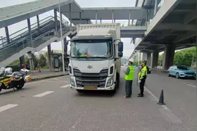 重庆大渡口：聚焦秋季交通安全 强化重点车辆管理图片