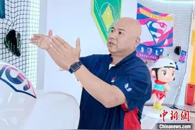 “登陆”台湾教练挥棒筑梦：让棒球在校园生根发芽图片