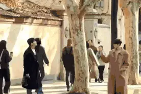 上海一餐厅突然爆火：排队起码3-5小时，晚上十点后几乎全是韩国人……店员直呼很疯狂图片