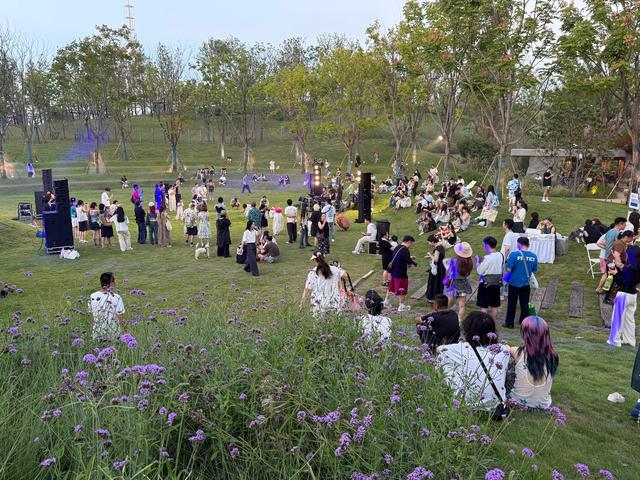 一个月5万人次上岛，武汉这座网红岛一票难求，园方：十一会有活动，园区二期会有住宿、礼堂、美食集市