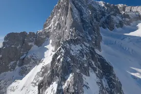 “玉龙”高飞！穿越机带你飞看玉龙雪山图片