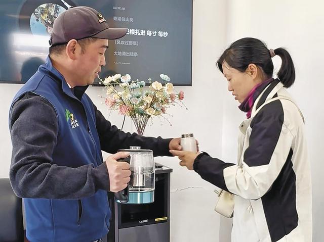 【铆足干劲抓发展】青海湖畔的“一厕之变”——海南州“以商养厕”破题旅游服务“顽疾”