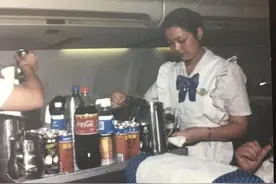 守护云端28年 东航武汉退休乘务长安全飞行2万小时荣退图片