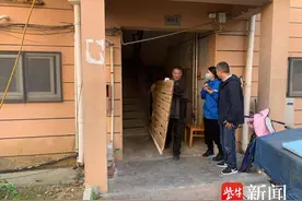 管好“小车库”，守住“大平安”！苏州工业园区娄葑街道开展违规住人车库集中整治行动图片