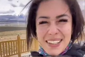 在印度遭性侵的网红西藏旅行，吐槽咖啡太贵，摊主发声：明码标价，运水往返120公里图片