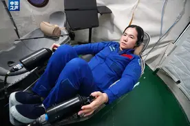 杨利伟飞天时王浩泽还在上初中！90后女航天员：没有什么事情是女孩子不能做的图片