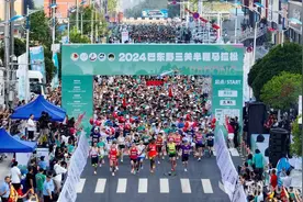 相约野马 乐享花海 2024巴东野三关半程马拉松鸣枪开跑图片