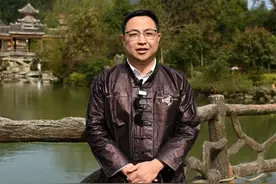 我与总书记面对面｜我全程做讲解员，总书记听得专注，问得仔细图片