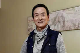 春节档两部作品收获满堂彩，演员、京剧大师吴兴国：70岁正是闯的年纪！图片