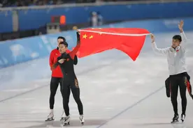 第21金🥇中国队夺得亚冬会速度滑冰男子短距离团体追逐金牌图片