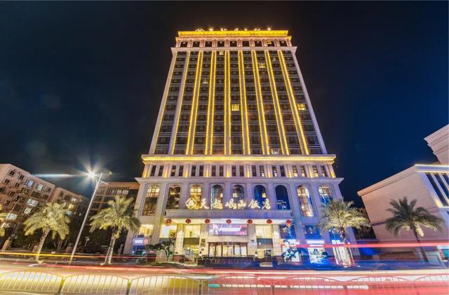 乘上高铁趣巴中，多重优惠享不停！