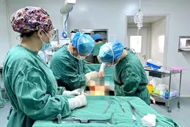 51岁超高龄孕妇在济南市第二妇幼保健院顺利产子图片