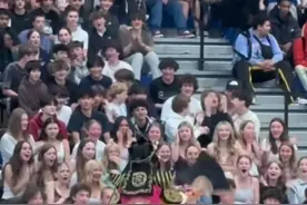 “00后”小伙用川剧变脸震撼美国高中生：我们的传统文化有魅力丨Z世代 正青春图片