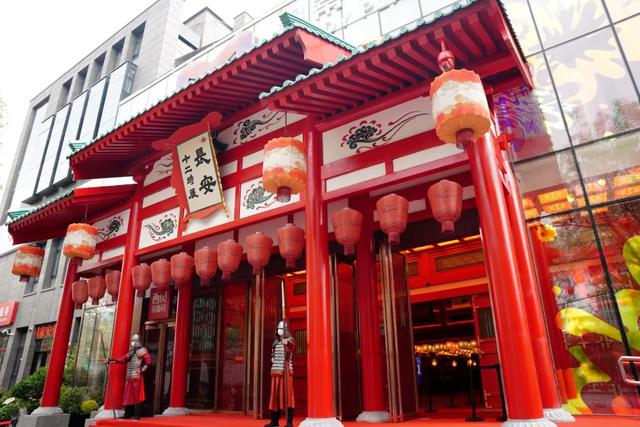 “我们去曲江玩呀！”“一言为定！”