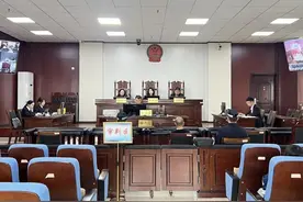 将村民银行卡与自己微信绑定，贵州一村委原副主任盗刷村民低保金获刑图片