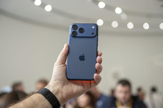 外媒眼中新iPhone：Air版为明年折叠机铺路，标准版中国定价“激进”