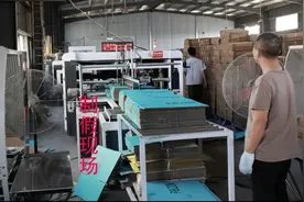 运动鞋鉴真“套中套”  制假团伙仿冒得物鉴定证书被抓获图片