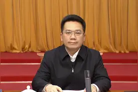 共青团广西区委书记蒙启鹏调任百色市委副书记图片