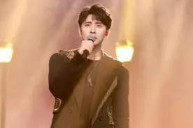 藏族歌唱家母子从雪山踏歌而来图片