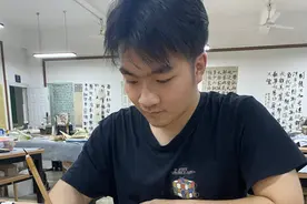 武汉大三学生楷书作品入围国家级书法展图片