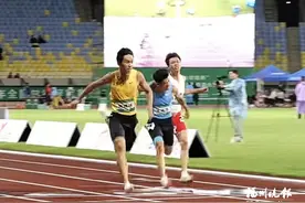 福州小将何锦櫶百米跑出10秒06 打破全国青年纪录图片