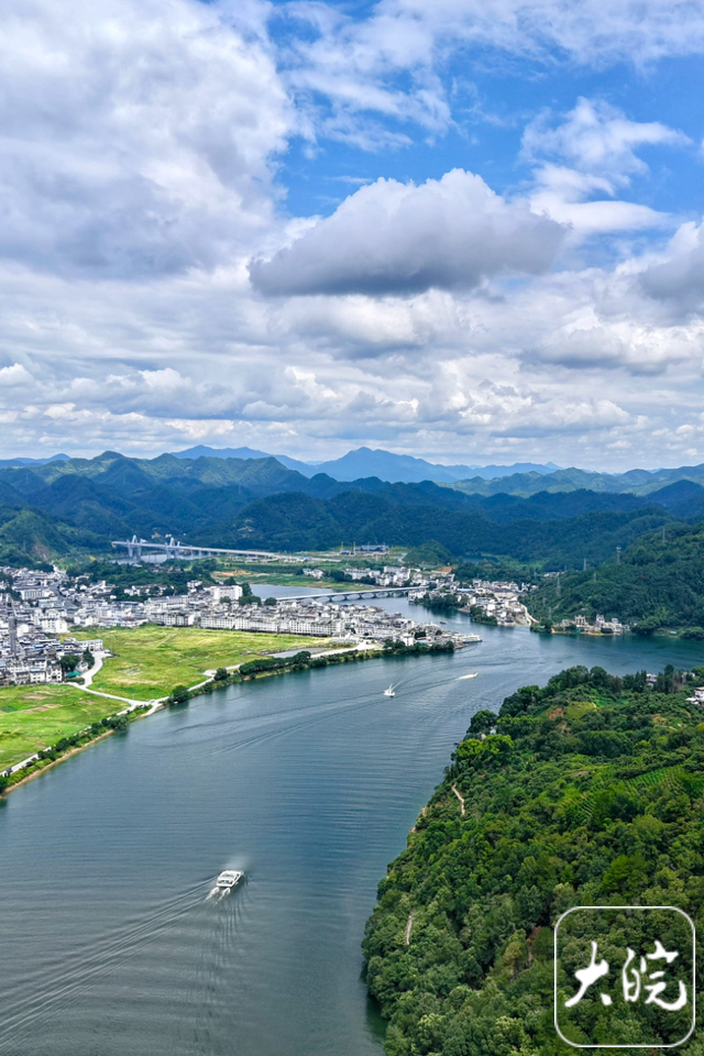 新安江山水画廊夏日风光好
