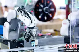 笔下有乾坤 “小文具”折射中国制造“硬”实力图片