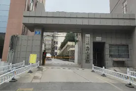 农行客户经理转走客户资金放贷崩盘，为补亏空铤而走险偷窥密码盗窃500万图片