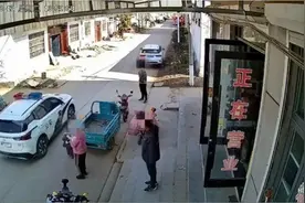 警车进村喊话“村民涉嫌嫖娼”，当地称涉事民警停职！正调查图片